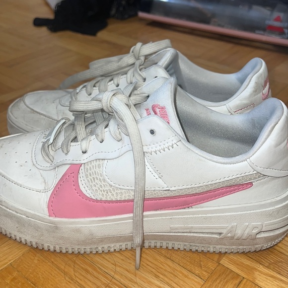 Nike air forces - Picture 1 of 4